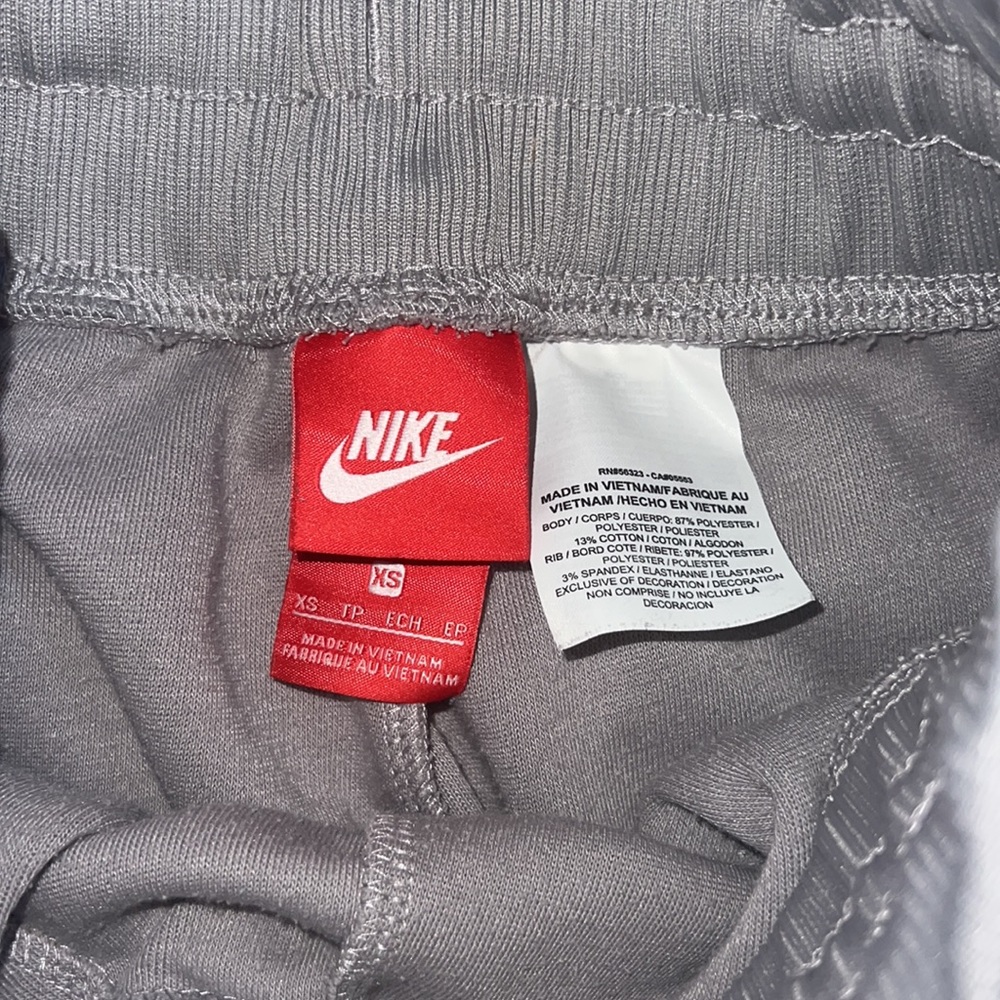 Nike Grey High waisted sweats - Picture 3 of 4